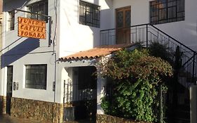 Posada Junco y Capuli